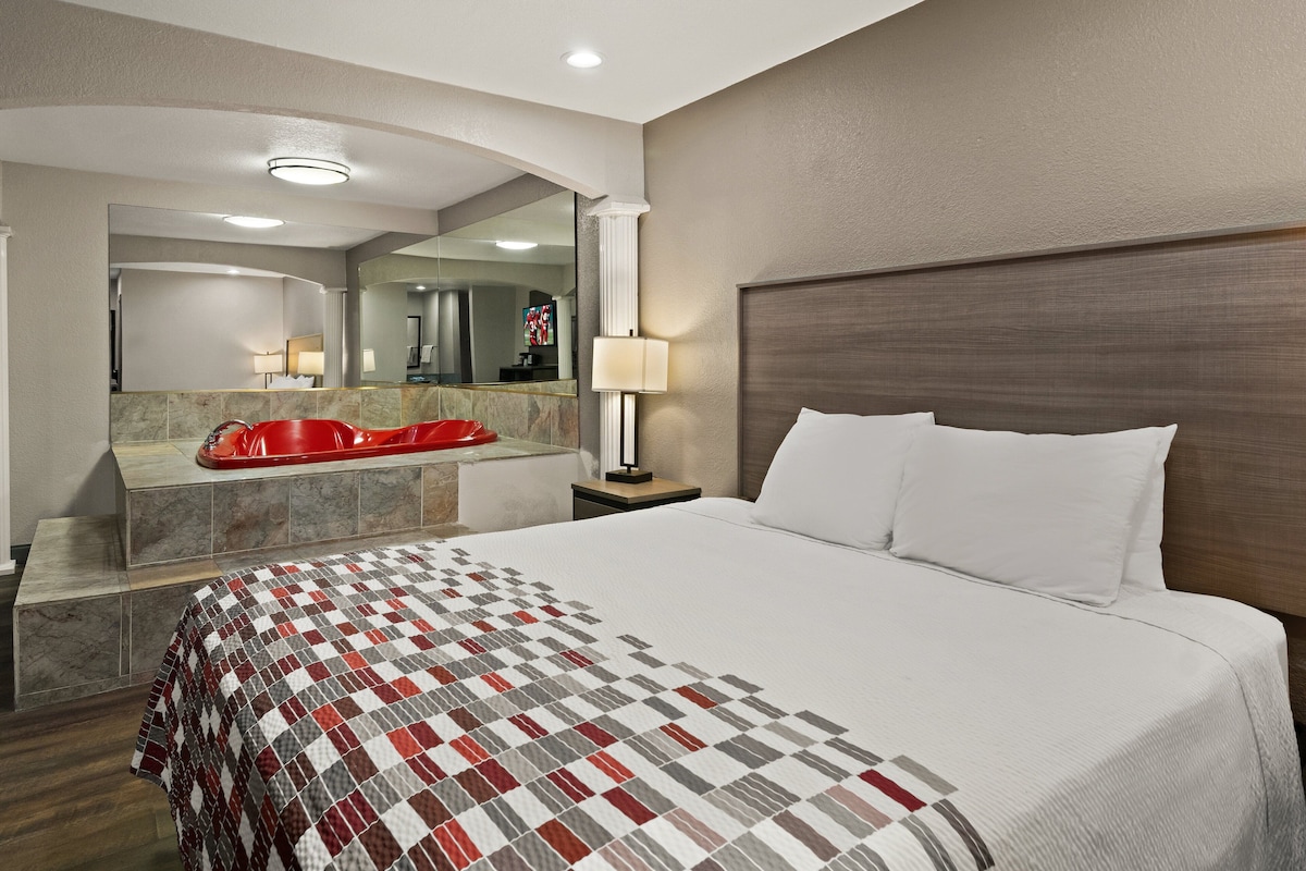 Red Roof Inn Suites Irving  DFW Airport South 1